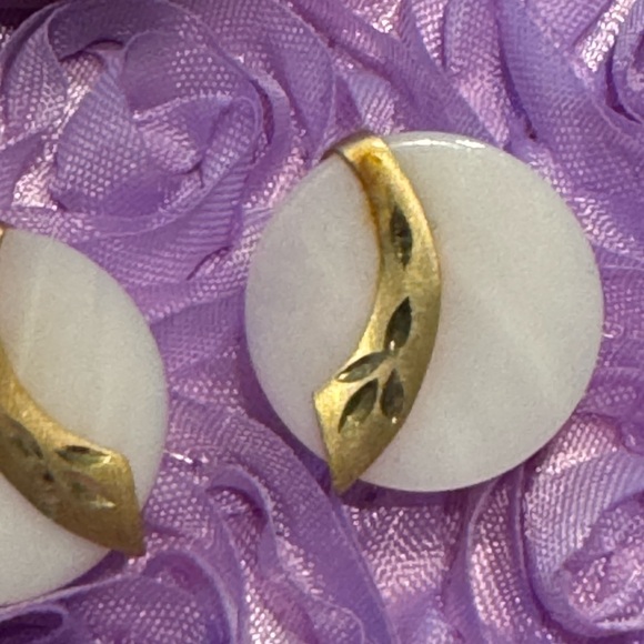 Mother of pearl disc earrings w/ 14k gold diamond- cut accents & posts - Picture 6 of 6